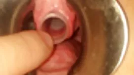 俄羅斯男人粗魯的性交金發女郎安雅在屁股