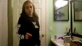 美麗的女僕引誘湖上的船夫