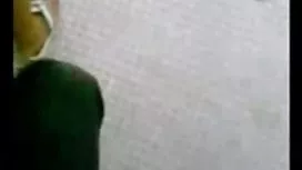 這個傢伙接電話美女陌生人