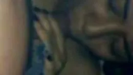 奴隸在女主人的靴子上摩擦迪克