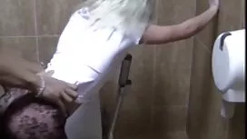 騎手姿勢的Mila亂搞可愛
