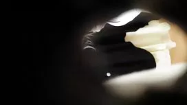 偷看海灘上的性感女孩