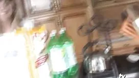 經驗豐富的Lovelace性交俄羅斯金發女郎在所有洞