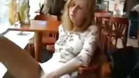 Selena穿著絲襪穗狀花序
