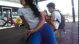 Ebara撕下了一個可愛的亞洲人和她的臉上暨
