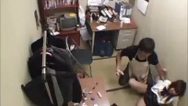 兩個可愛的亞洲女同性戀者舔pussies