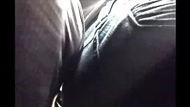 同性戀cums從抽搐和舔他的暨。