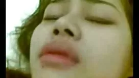 俄羅斯學生的美女給了她的男朋友