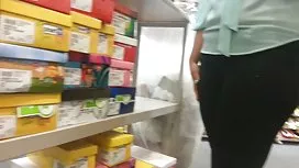 滾筒上細長的婊子裸體