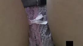 在泳池邊休息變成了粗暴的性生活四