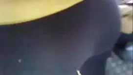 溫柔的克拉拉扯下她興奮的陰部