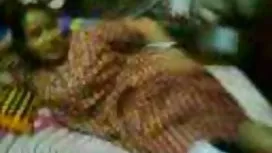 苗條的美女稱園丁他媽的