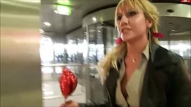 在傳教士位置膨脹perdolit女孩