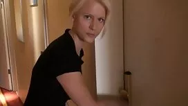 女同性戀Denise Richards和Niv Campbell在驚悚片“Wildness”中