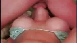 豐滿的金發女郎在家庭色情變得性交
